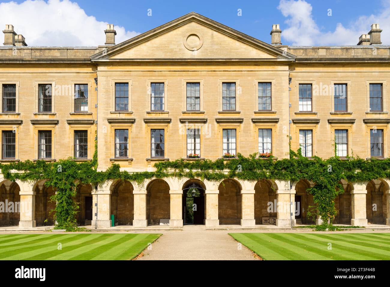 Oxford University Magdalen College das „neue“ Gebäude und das neue Gebäude Rasen am Magdalen College Oxford Oxfordshire England Großbritannien GB Europa Stockfoto