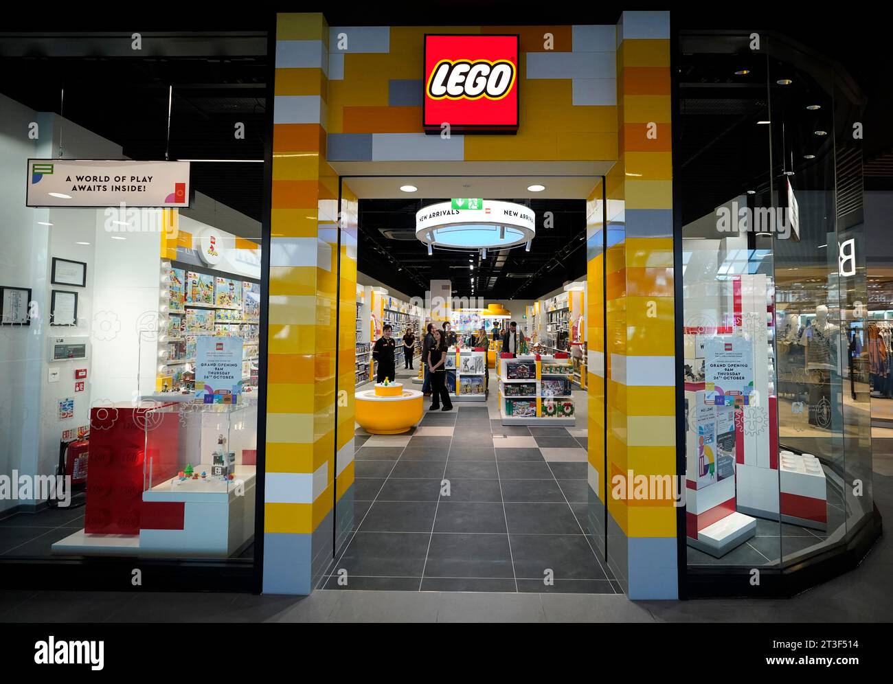 Der neue Lego Store im Blanchardstown Shopping Centre, Dublin, eröffnet am Donnerstag, den 26. Oktober. Bilddatum: Mittwoch, 25. Oktober 2023. Stockfoto