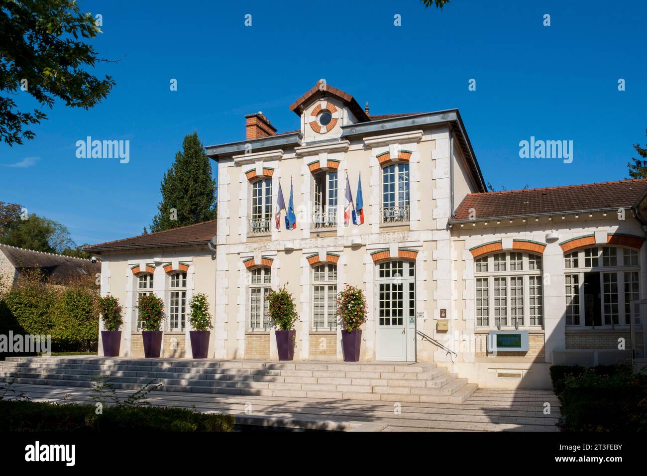 Frankreich, Essonne, Varennes-Jarcy, Rathaus Stockfoto