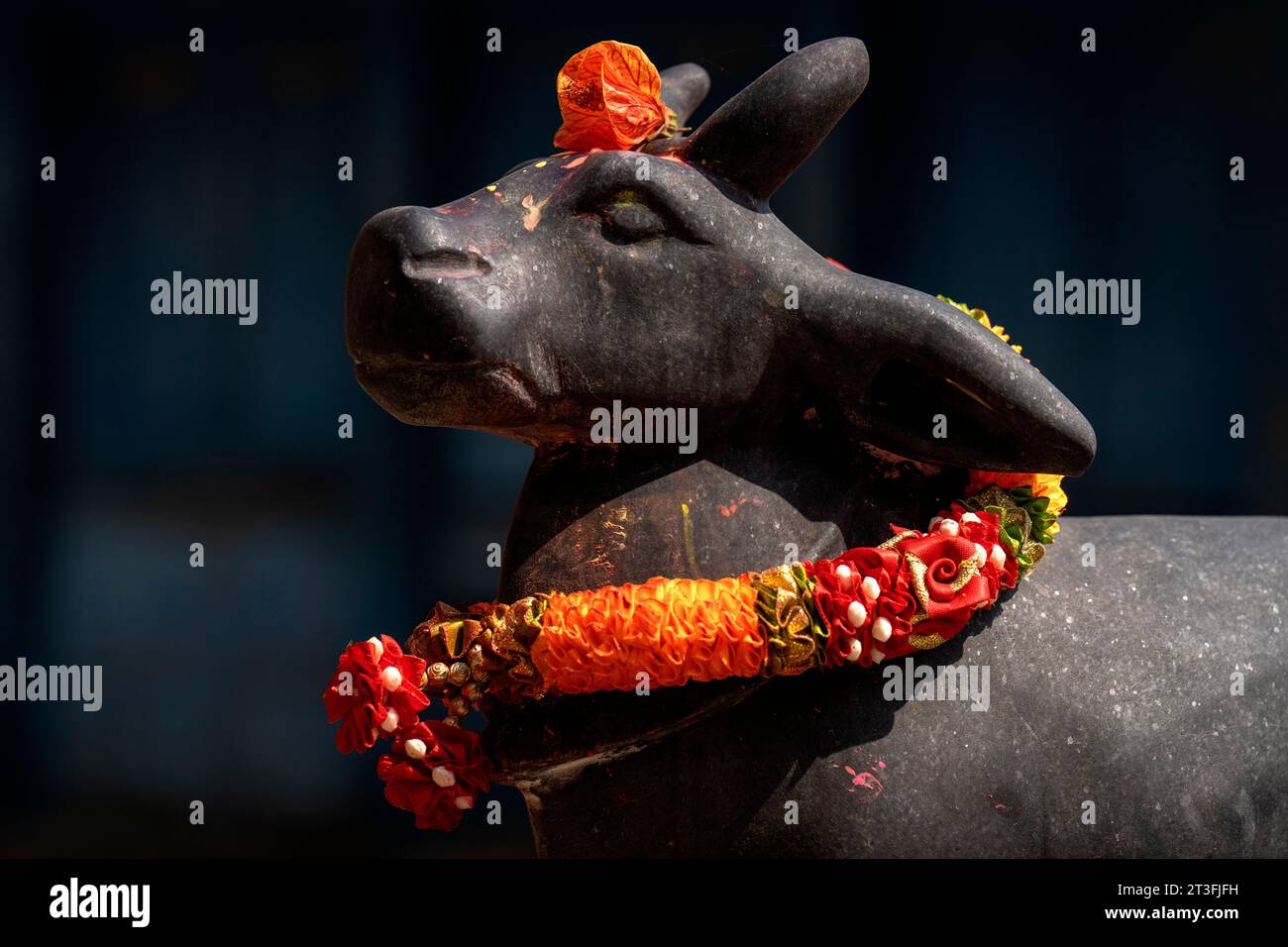Nepal, Bezirk Tanahu, Bandipur, Statue des Stiergottes Nandi Stockfoto