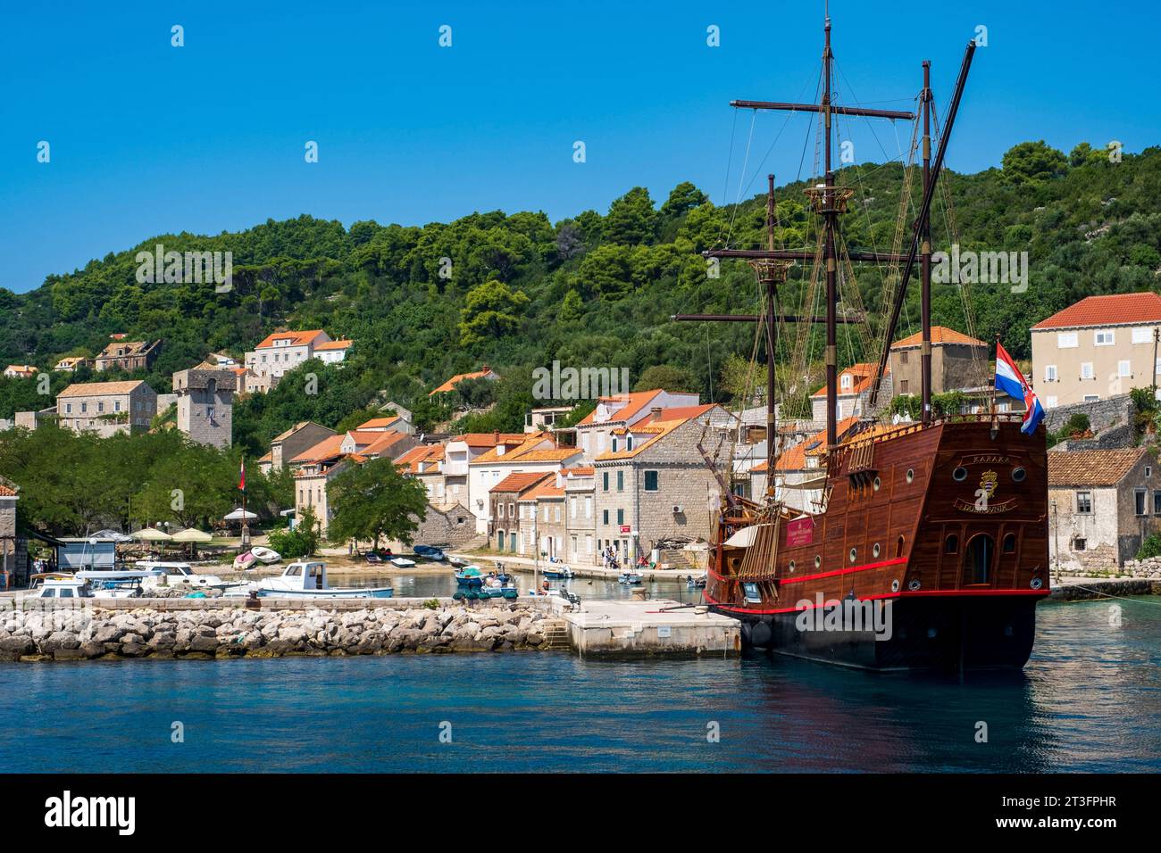 Kroatien, Dalmatien, Elaphiten, Sipan, der Hafen von Sudurad, Katraka, eine Nachbildung eines traditionellen kroatischen Segelboots auf der Insel Elaphiti Stockfoto