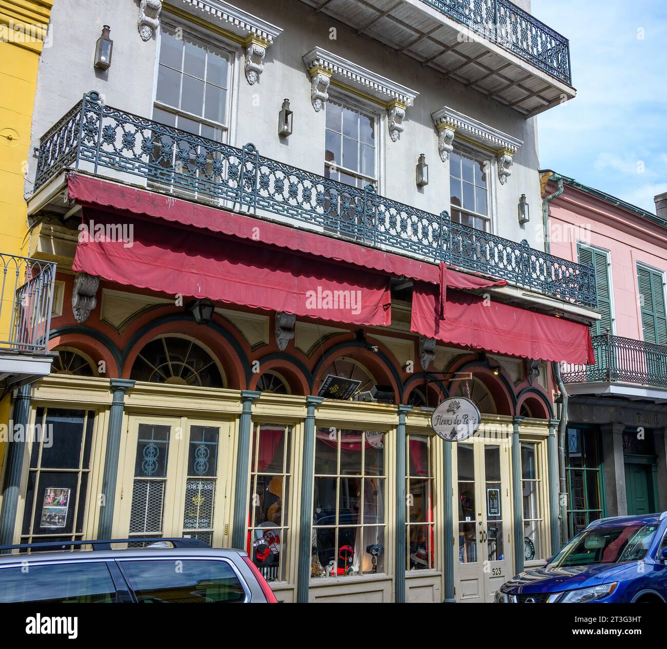 NEW ORLEANS, LA, USA - 22. OKTOBER 2023: Boutique Fleur de Paris an der Royal Street im French Quarter Stockfoto