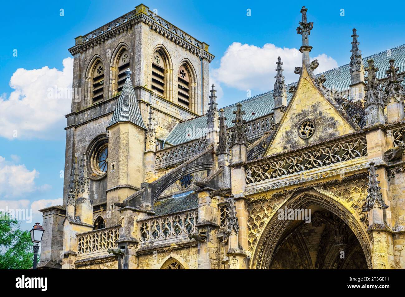 Frankreich, Manche, Cotentin, Cherbourg en Cotentin, Basilika der Heiligen Dreifaltigkeit aus dem 15. Jahrhundert Stockfoto
