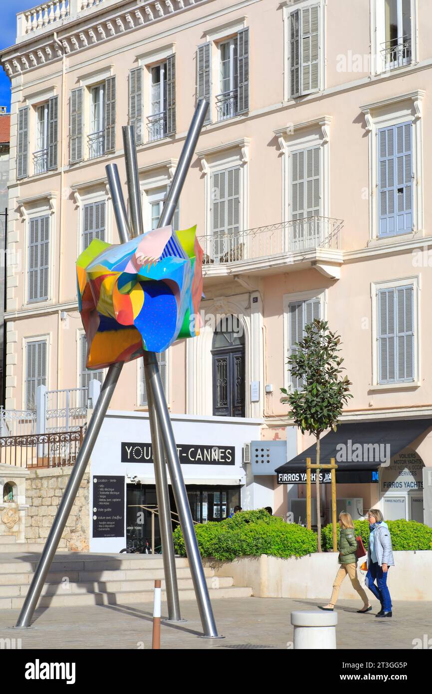 Frankreich, Alpes Maritimes, Cannes, Quai Saint Pierre, Alter Hafen, Skulptur von Cristóbal Gabarrón Stockfoto