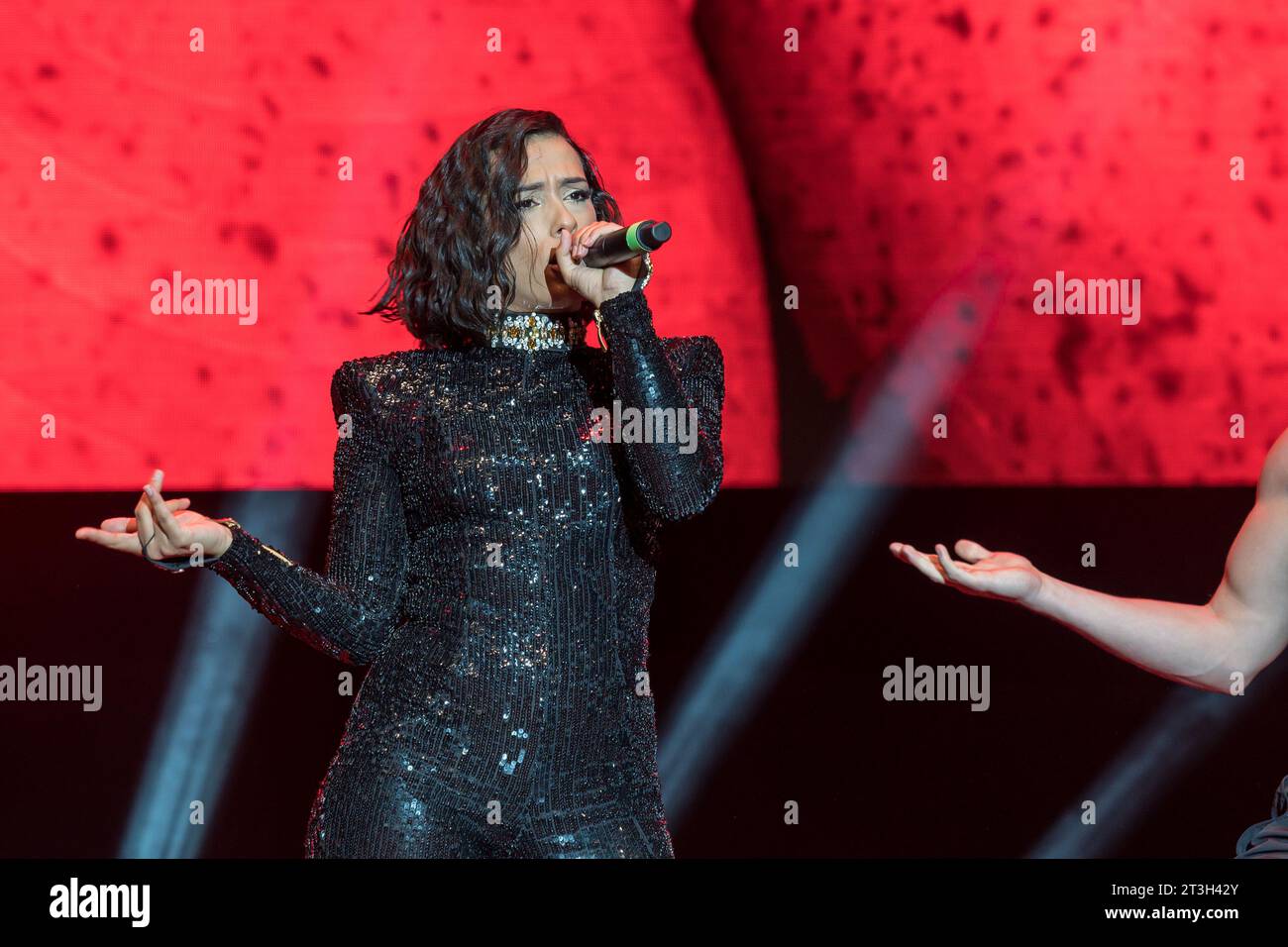 Fotografías de Chanel en el concierto organisado por Los40, Los40 Pilar Pop Festival en las Fiestas del Pilar 2023 de Zaragoza. Plaza del Pilar Stockfoto