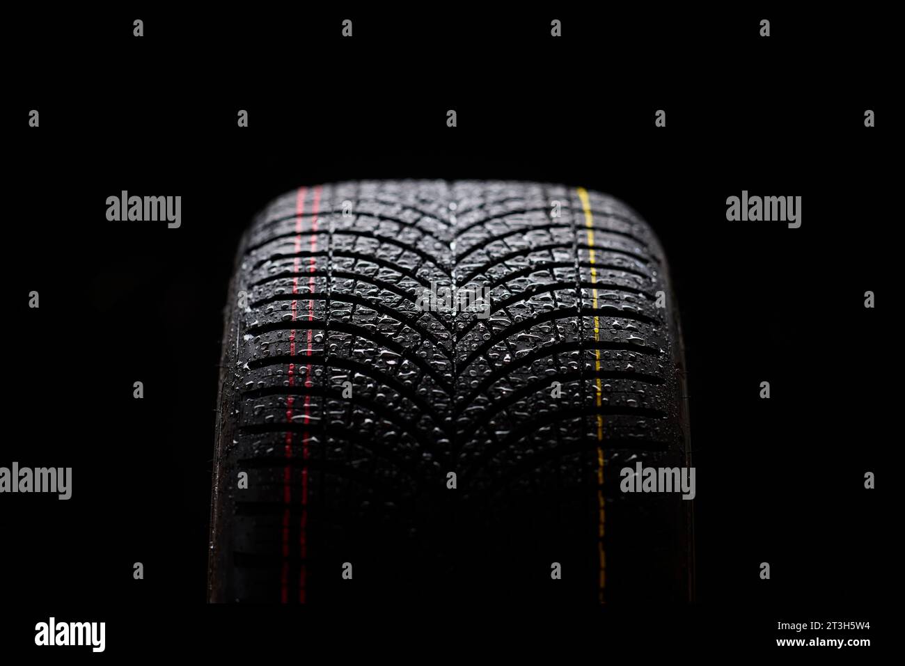 Profil Profiltiefe Reifen Reifen Fotos Und Bildmaterial In Hoher 