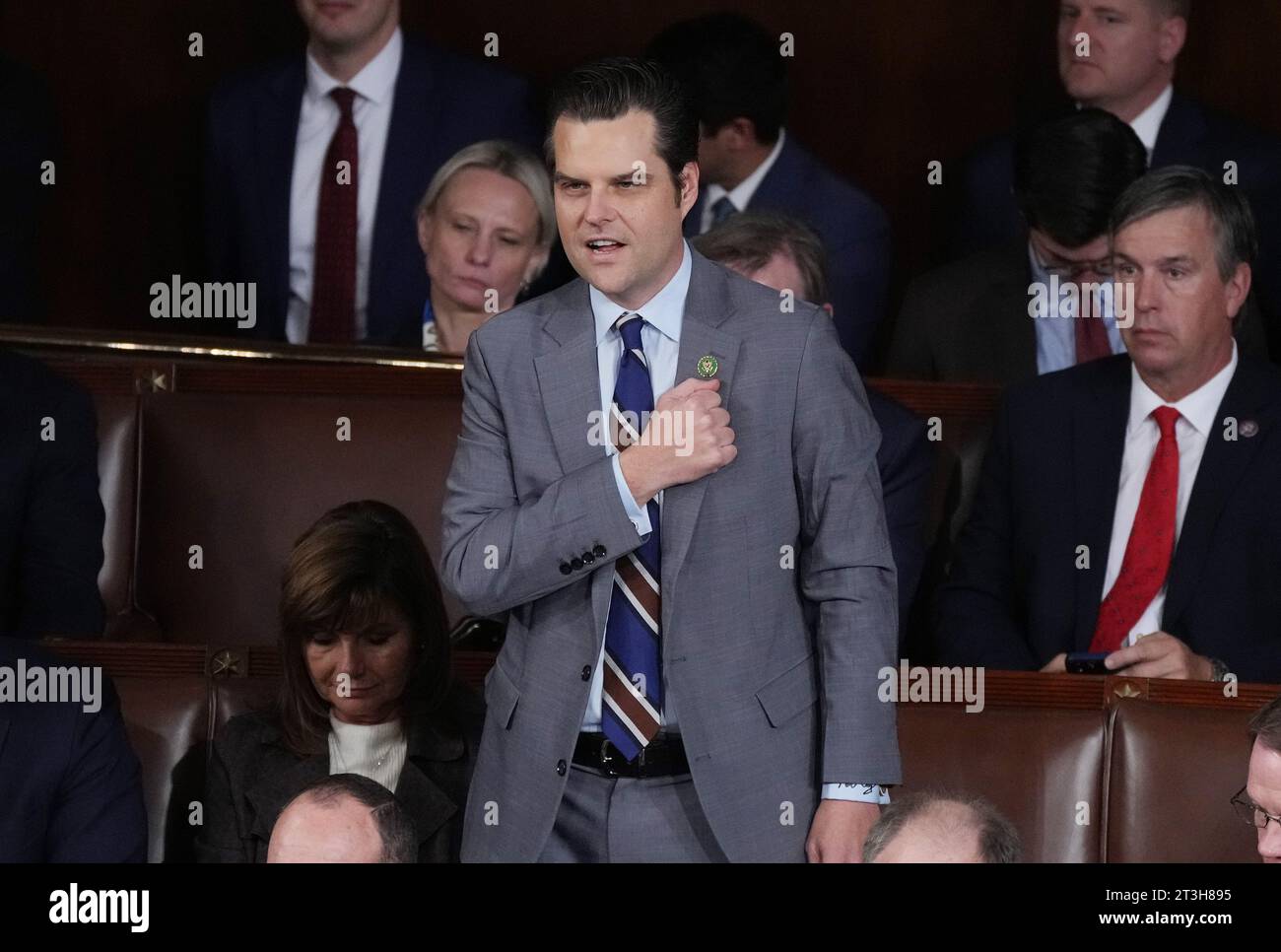 Washington, Usa. Oktober 2023. Matt Gaetz, R-FL, gibt am Mittwoch, den 25. Oktober 2023, im US-Kapitol in Washington DC seine Stimme für den neuen Präsidenten des Repräsentantenhauses ab. Foto: Pat Benic/UPI Credit: UPI/Alamy Live News Stockfoto