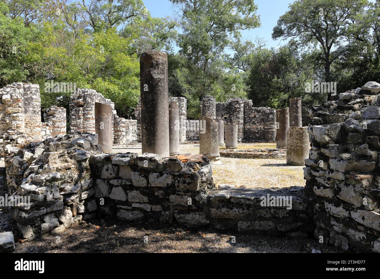 Utrint-Nationalpark in Albanien. Unesco-Weltkulturerbe. Ruinen der antiken Stadt Butrint. Überreste des Taufhauses. Archäologische Stätten Stockfoto