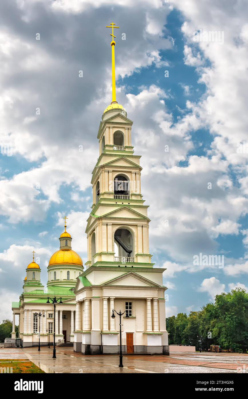 Spassky-Kathedrale und der Glockenturm der Kathedrale in der Stadt Penza Stockfoto
