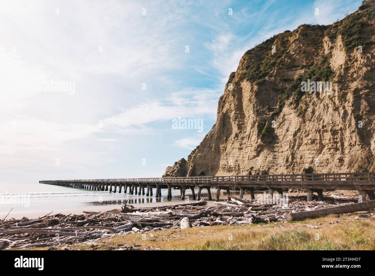 Die historische Tolaga Bay Wharf an der Ostküste der Nordinsel Neuseelands. 1929 eröffnet, 660 Meter breit Stockfoto