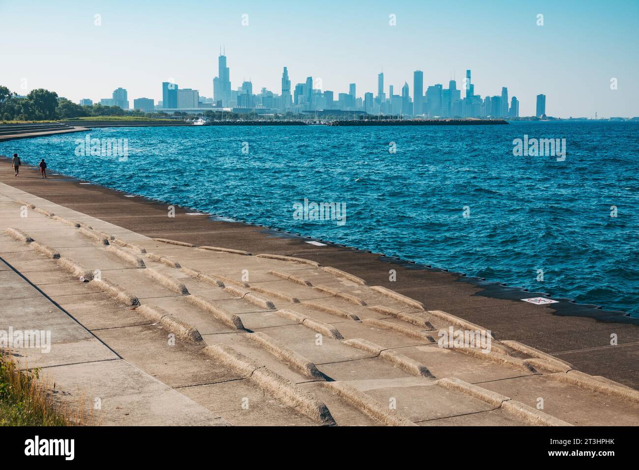 Betonebenen am Ufer des Lake Michigan im Burnham Park, Chicago, USA Stockfoto