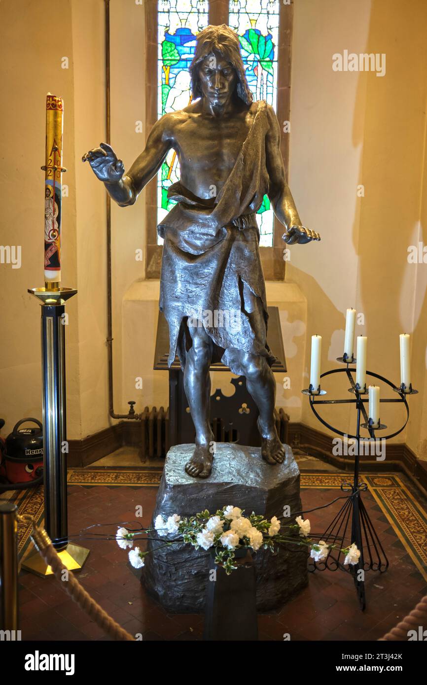 John the Baptist von Sir William Goscombe John in der Metropolitan Cathedral Church of St David Cardiff South Wales UK Stockfoto
