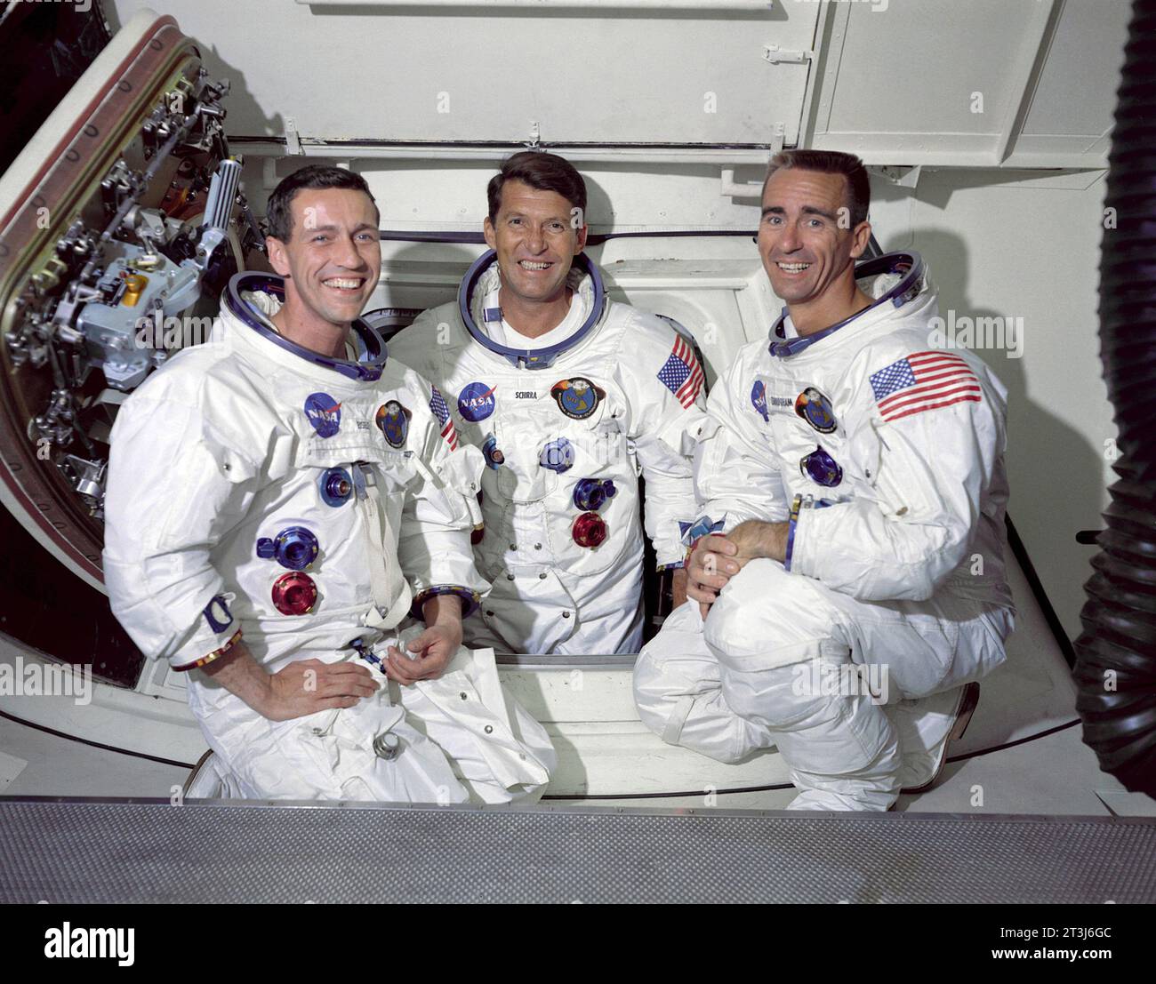 Die Hauptbesatzung der ersten bemannten Apollo-Raummission von links nach rechts sind: Kommandomodul-Pilot Don F. Eisele, Kommandant, Walter M. Schirra Jr. und Lunar Module-Pilot Walter Cunningham. Stockfoto