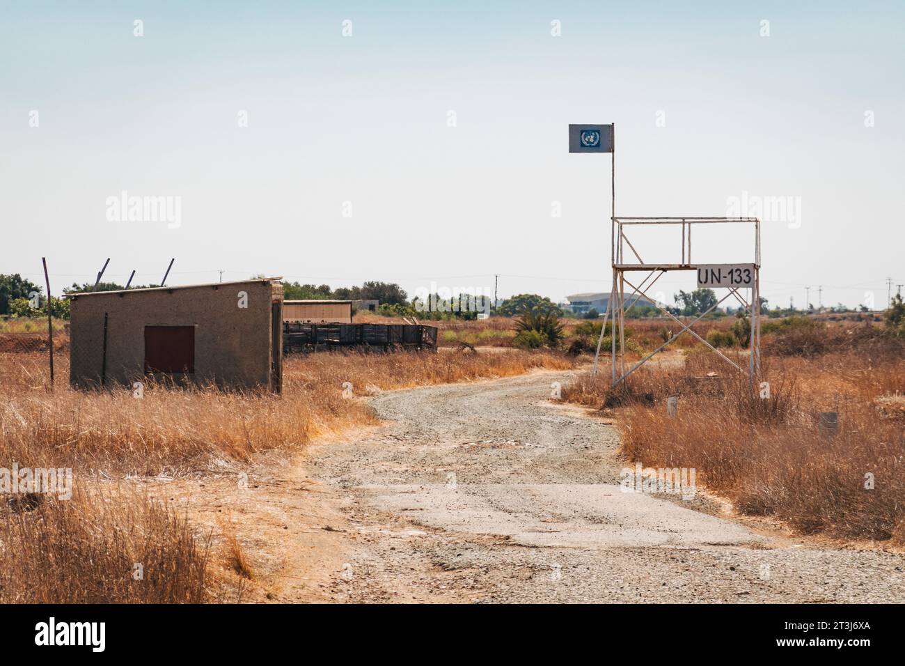 Ein leerer Außenposten der Vereinten Nationen in der UN-Pufferzone auf der Insel Zypern Stockfoto