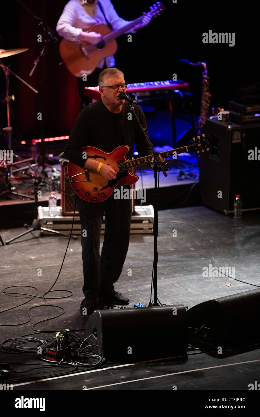 Die schottische Alternative-Rock-Band Teenage Fanclub trat im Heimathafen Neukölln in Berlin auf. Stockfoto