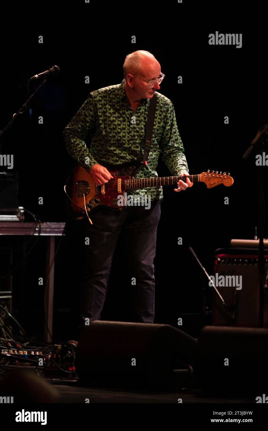 Die schottische Alternative-Rock-Band Teenage Fanclub trat im Heimathafen Neukölln in Berlin auf. Stockfoto