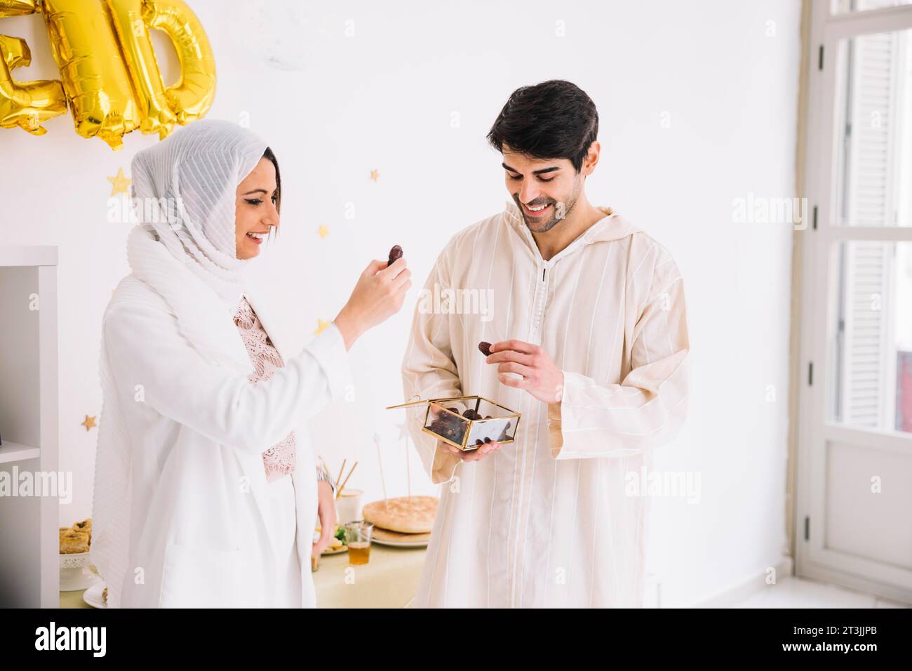 EID-Konzept mit Gruppenfreunden Stockfoto