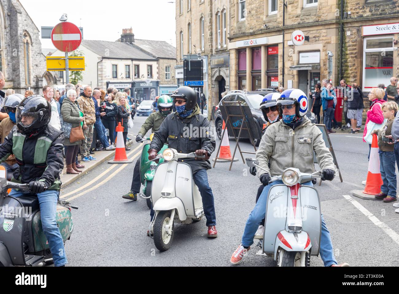 Clitheroe Lancashire, im Jahr 2023, die jährliche Ribble Valley Scooter Rallye, sah rund 500 Motorroller bei der 3-Tage-Rallye in England, Großbritannien im September 2023. Stockfoto