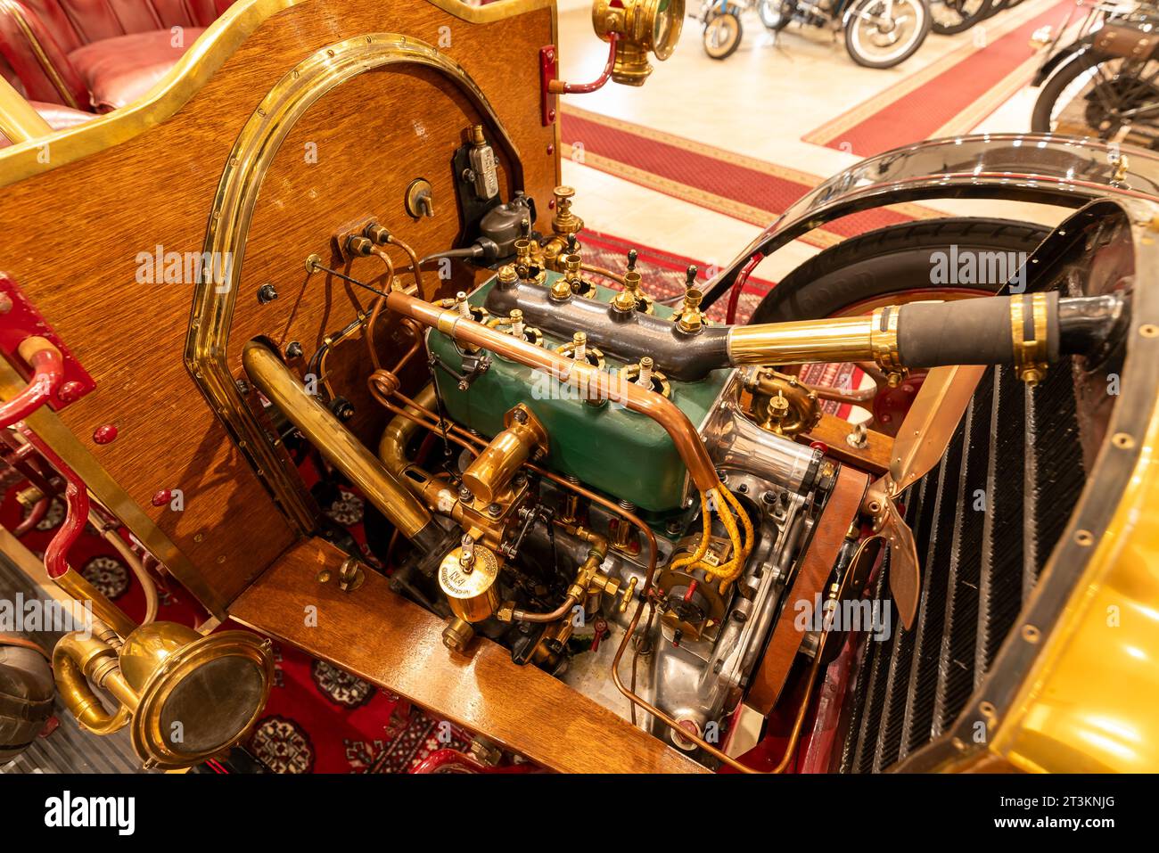 09.15.23. Ungarn, Dorf Dorgicse. Kaali Auto-Motor Museum. Dies ist eine einzigartige Sammlung über seltene Autos und Motorräder. Der Besitzer ist Professor Kaal Stockfoto