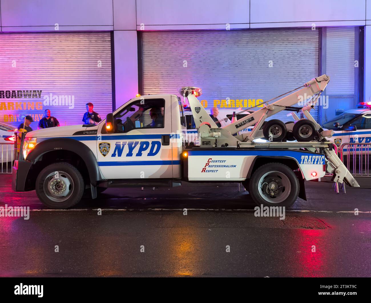 New York, Usa. New York Police Department (NYPD) Ford Tow Truck - Verkehrsdurchsetzung in Manhattan, NYC. Stockfoto