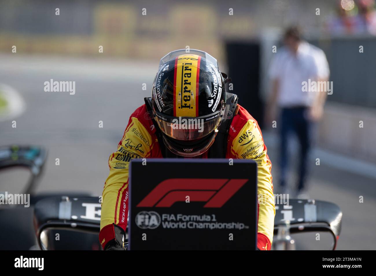 RENNSTRECKE MONZA, ITALIEN – 02. SEPTEMBER: Carlos Sainz, Ferrari SF-23 beim Grand Prix von Italien auf der Rennstrecke Monza am Samstag, 02. September 2023 in Monza, Italien. (Foto: Michael Potts/BSR Agency) Credit: BSR Agency/Alamy Live News Stockfoto