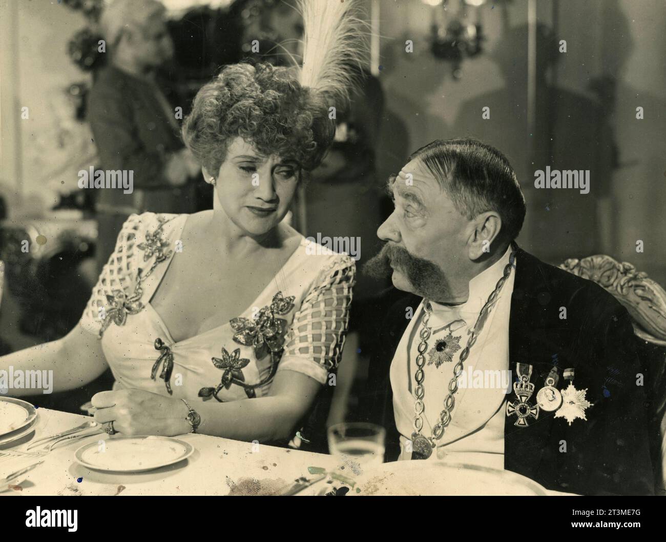 Die dänische Schauspielerin Liva Weel und der Schauspieler Asbjørg Andersen in dem Film Fa' Briller paa!, Dänemark 1942 Stockfoto