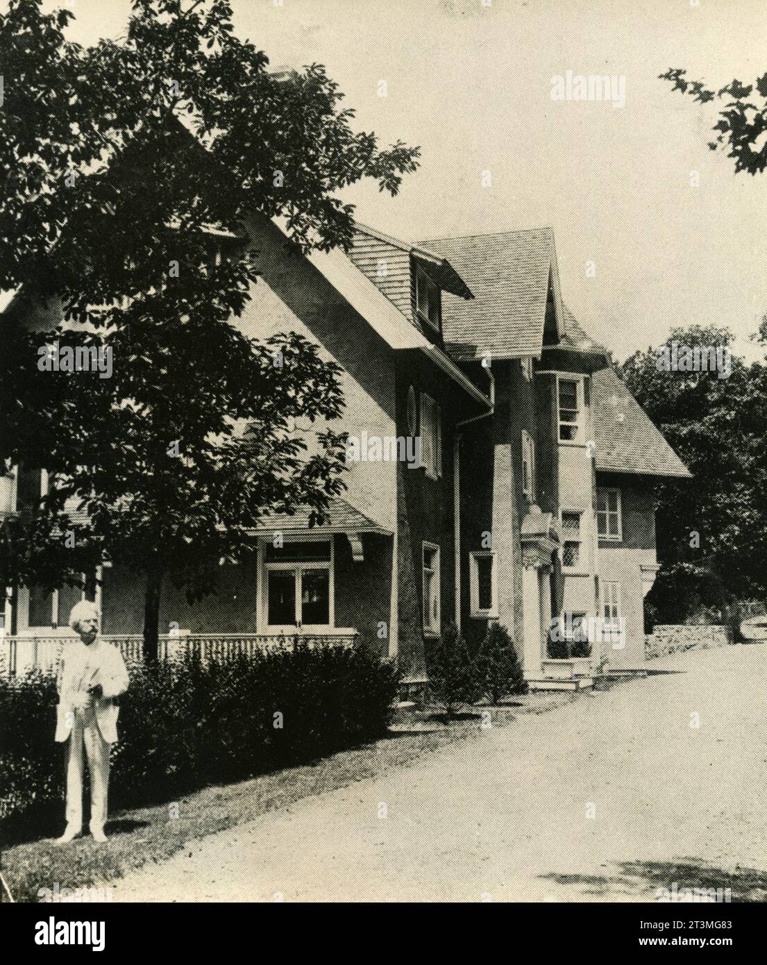 Der US-amerikanische Schriftsteller Mark Twain aus seinem Cottage in Tuxedo Park, New York City, USA 1900er Jahre Stockfoto