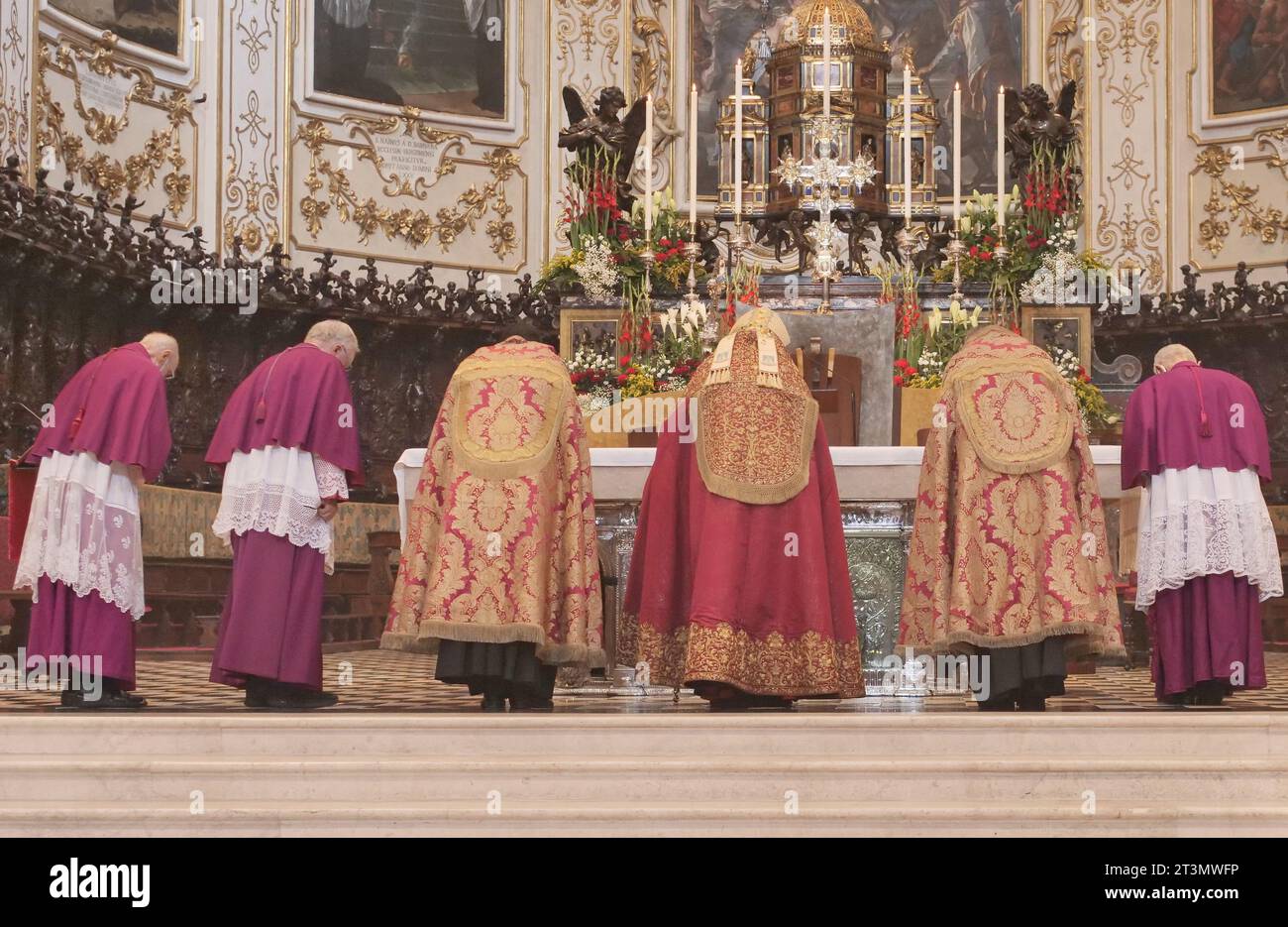 Bergamo, . Oktober 2023. Die Gesamtzahl der Priester auf der Welt nimmt von Jahr zu Jahr kontinuierlich ab, die Zahl der Nonnen nimmt weiter ab und viele Klöster sind von Schließung bedroht. Quelle: Unabhängige Fotoagentur/Alamy Live News Stockfoto