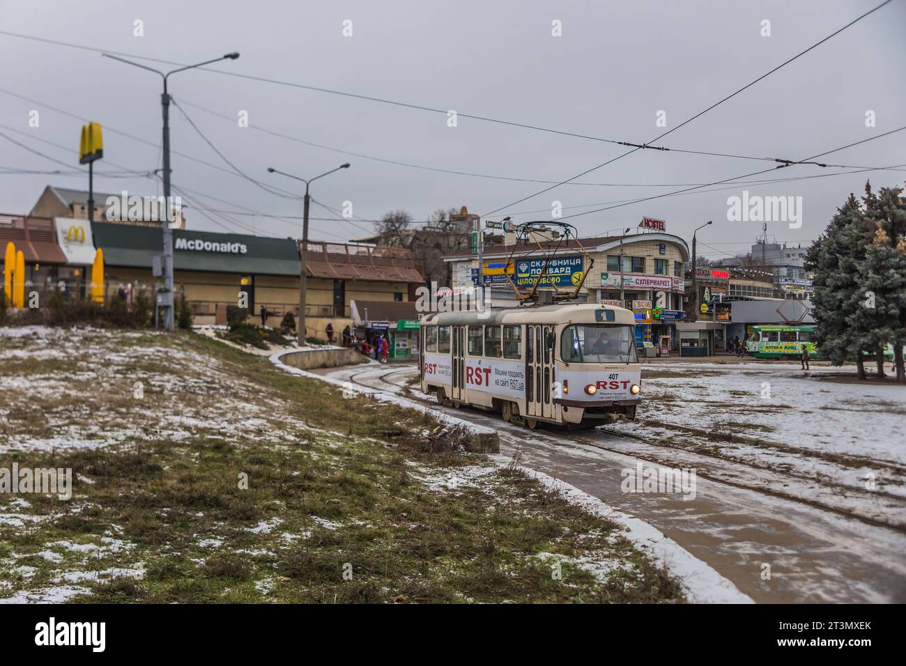 21.12.2020. Ukraine, Charkow. Straßenbahn Tatra T3. Stockfoto