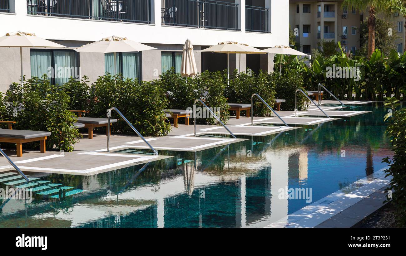 Hotel mit Zimmern mit privatem Außenpool. Luxuriöses Türkisches Hotel Stockfoto