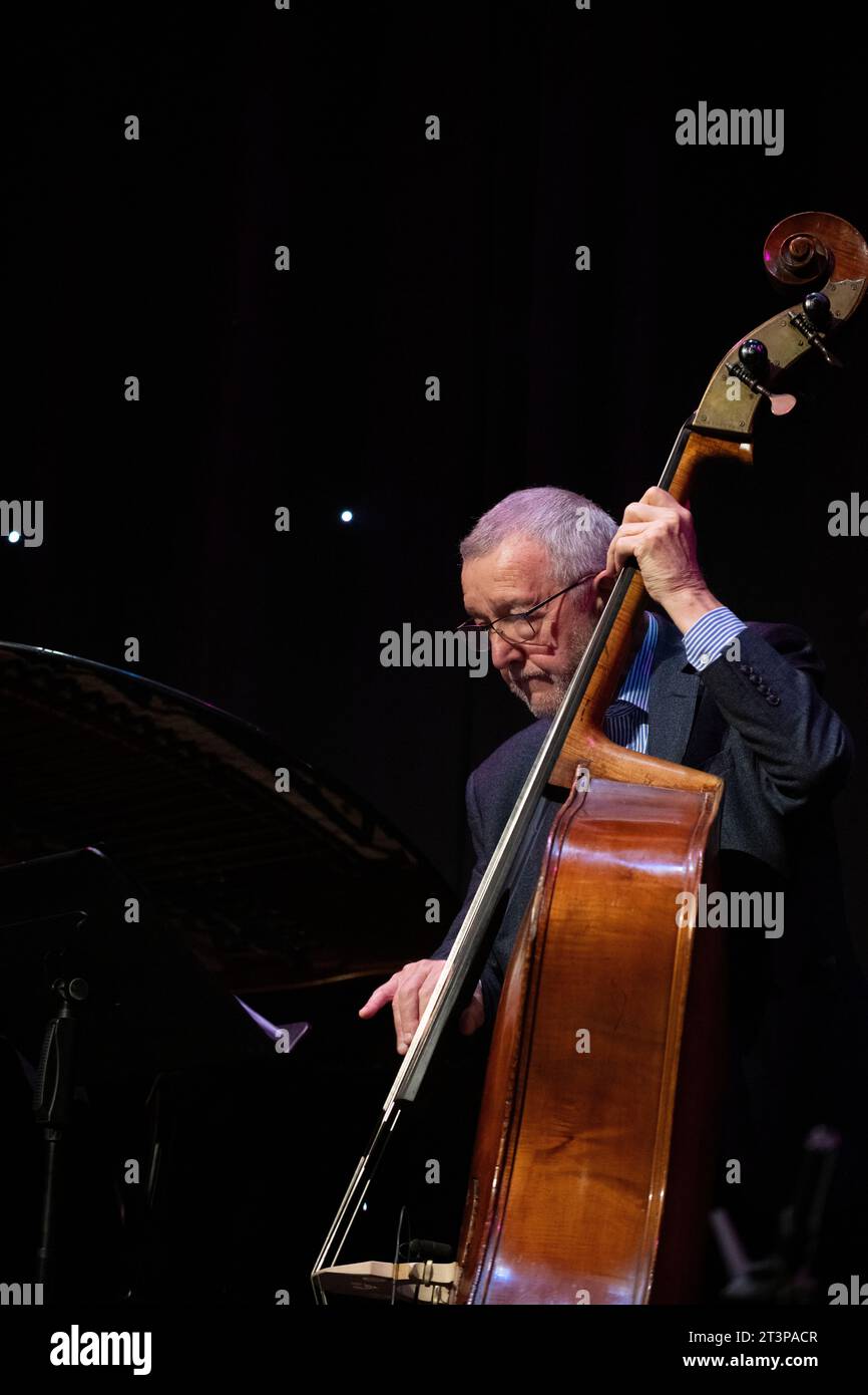 Alex Clarke spielt Tenorsax mit dem Alex Clarke Quartet, dem Scarborough Jazz Festival 2023 Stockfoto