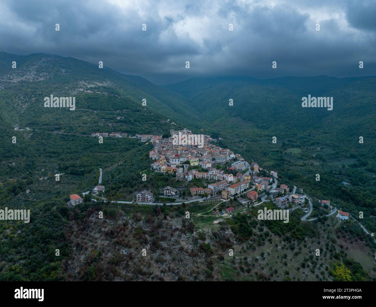 Monteroduni ist eine Gemeinde in der Provinz Isernia in der italienischen Region Molise, Castello Pignatelli. Luftaufnahmen. Stockfoto
