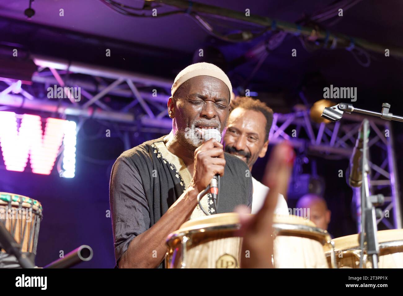 Paris, Frankreich. Oktober 2023. Toure Heritage tritt in einem Konzert zur Hommage am New Morning in Paris, Frankreich, auf Stockfoto