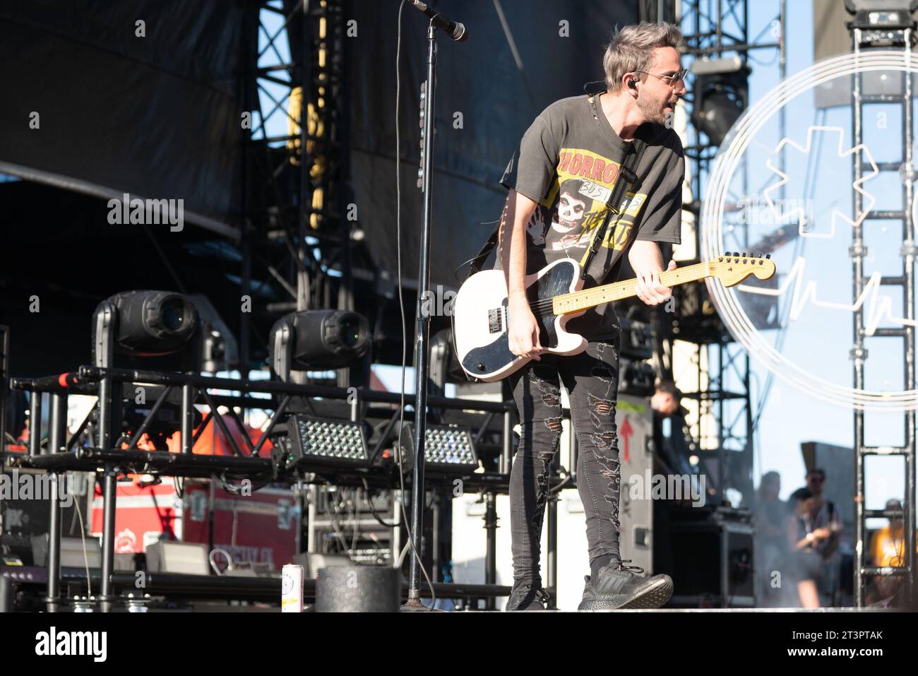 Las Vegas, USA. Oktober 2023. Alex Gaskarth von All Time Low tritt beim When We Were Young Festival am 21. Oktober 2023 in Las Vegas auf. Das Festival beinhaltete eine Besetzung mit Top-Pop-/Punkbands. (Foto: Geoffrey Clowes/SIPA USA) Credit: SIPA USA/Alamy Live News Stockfoto