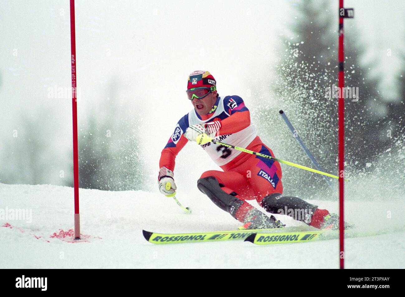 Italien Madonna di Campiglio 12.12.1993: Alberto Tomba, italienischer Skiläufer, während der Alpinski-Weltmeisterschaft 1993/1994 Stockfoto