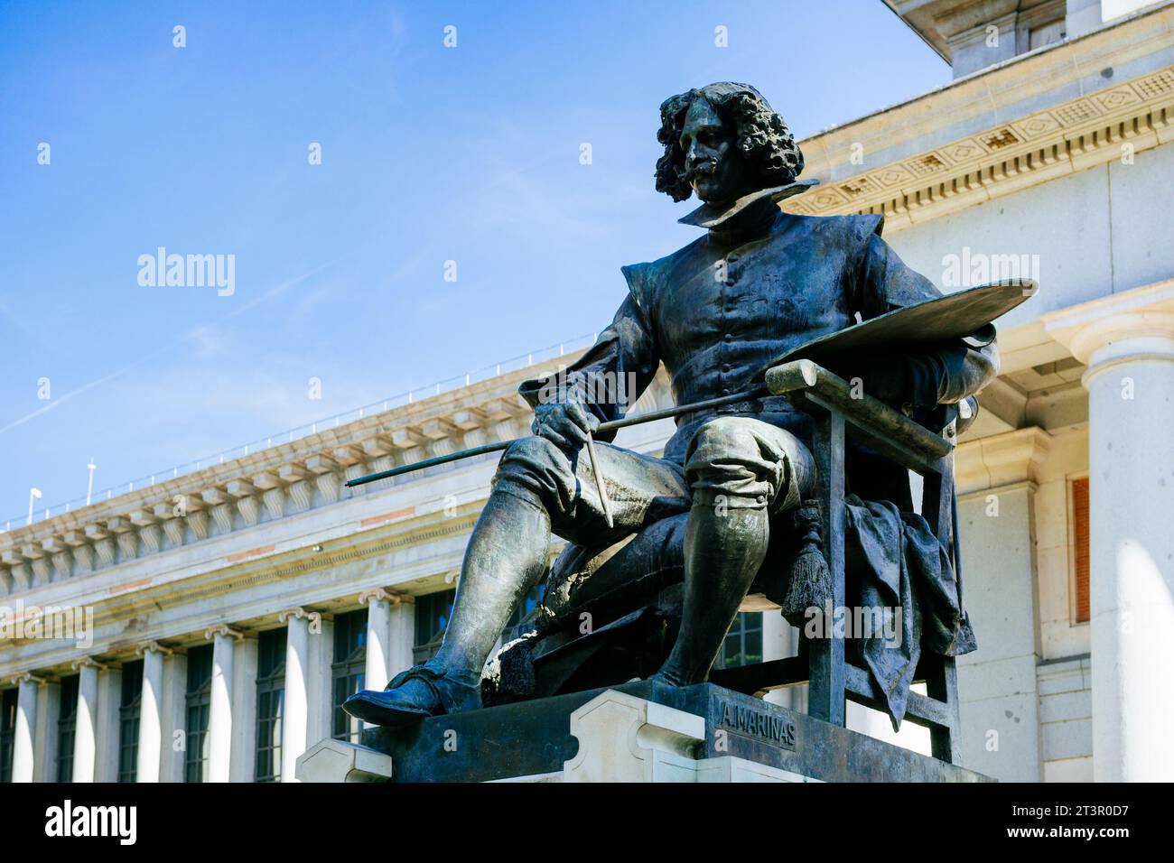 Velázquez oder die Statue von Velázquez ist ein Beispiel öffentlicher Kunst in Madrid, Spanien. Es befindet sich vor dem Haupttor des Prado-Museums und ist dedic Stockfoto