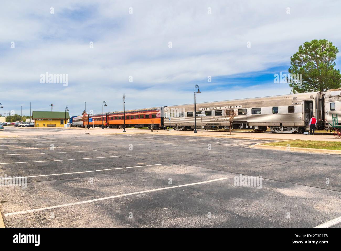 Austin Steam Train Association Hill County Flyer halten in Burnet, Texas - für Mittagessen, Shopping und Unterhaltung. Stockfoto