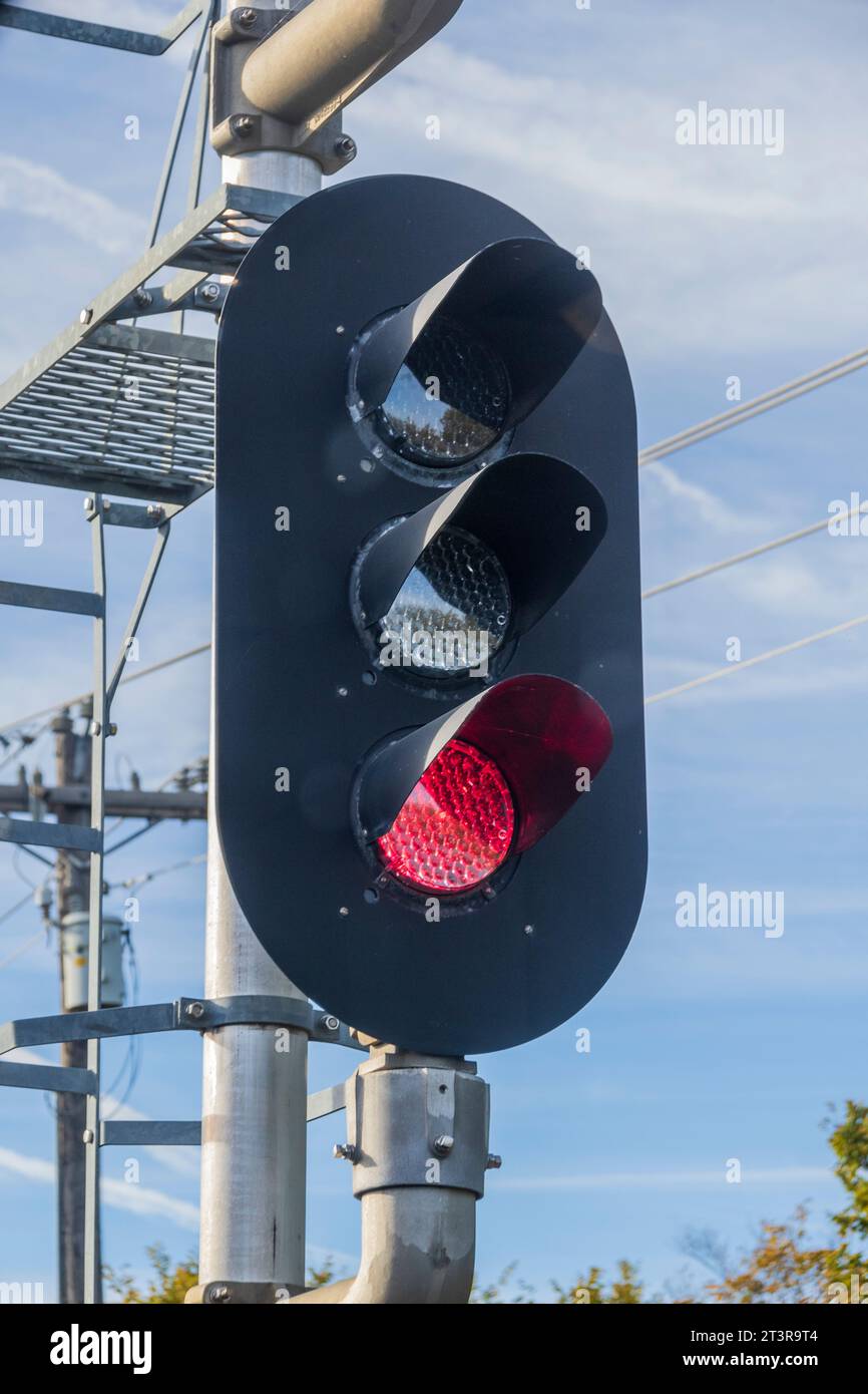 Blick von der Austin Steam Train Association Hill Country Flyer Zugfahrt. Zugsignal. Stockfoto
