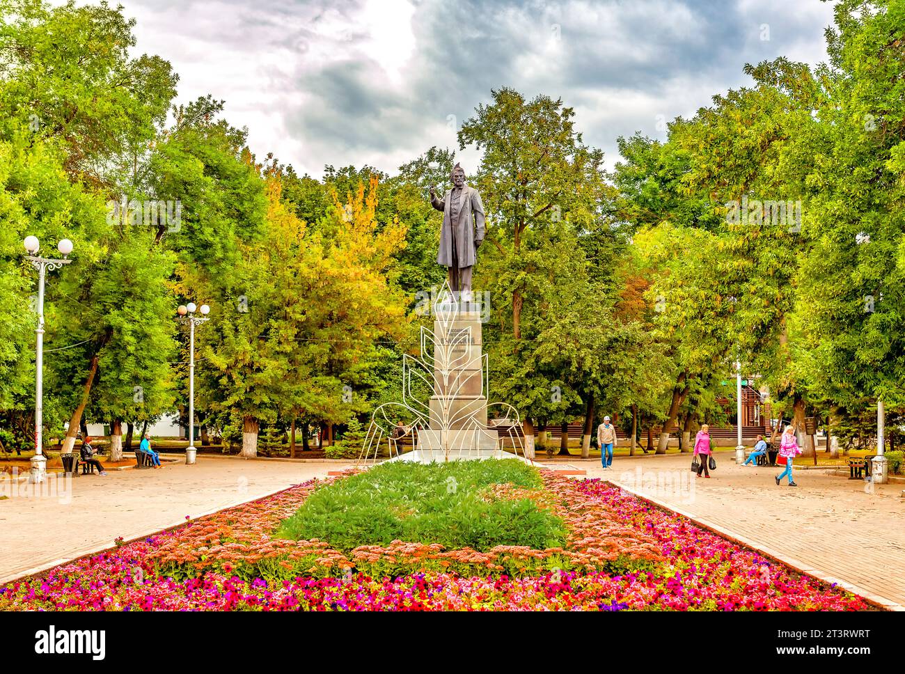 Denkmal für V.G. Belinsky auf Teatralny Proezd in Penza Stockfoto