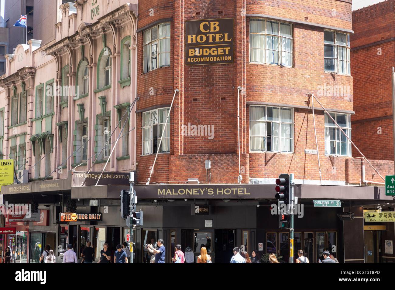 Sydney Pub und Budget Hotel, Maloney's Hotel und Bar an der Goulburn Street Ecke mit Pitt Street im Stadtzentrum von Sydney, New South Wales, Australien Stockfoto