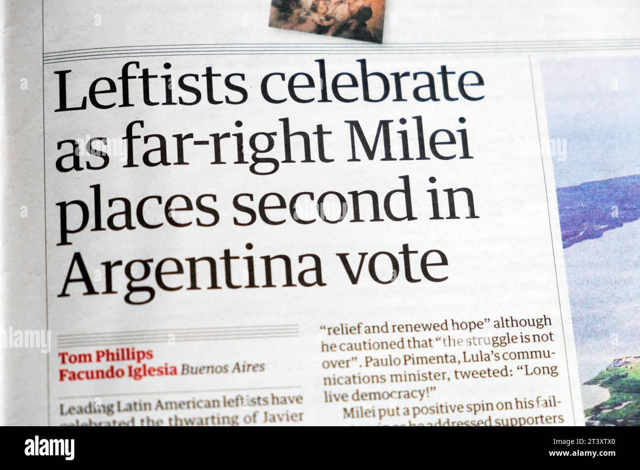 "Linke feiern, wie rechtsextreme Milei den zweiten Platz in Argentinien bei der Abstimmung belegt", titelt die Zeitung Guardian bei den Präsidentschaftswahlen artikel 24 Oktober 2023 Großbritannien Stockfoto