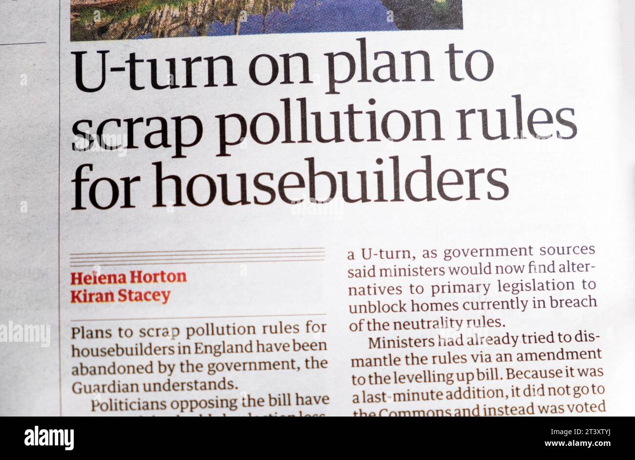 "U-Turn on Plan to Scrap Pollution Rules for housebuilders' Guardian Newspaper Headline 21 October 2023 Housebuilding artikel London England UK Stockfoto