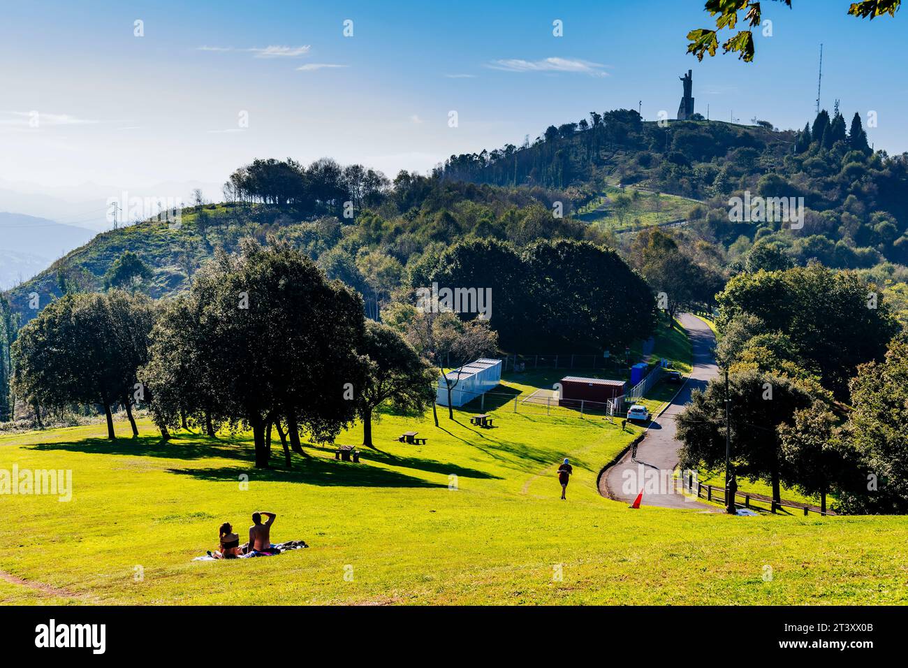 Urban Park am Mount Naranco. Oviedo, Fürstentum Asturien, Spanien, Europa. Stockfoto