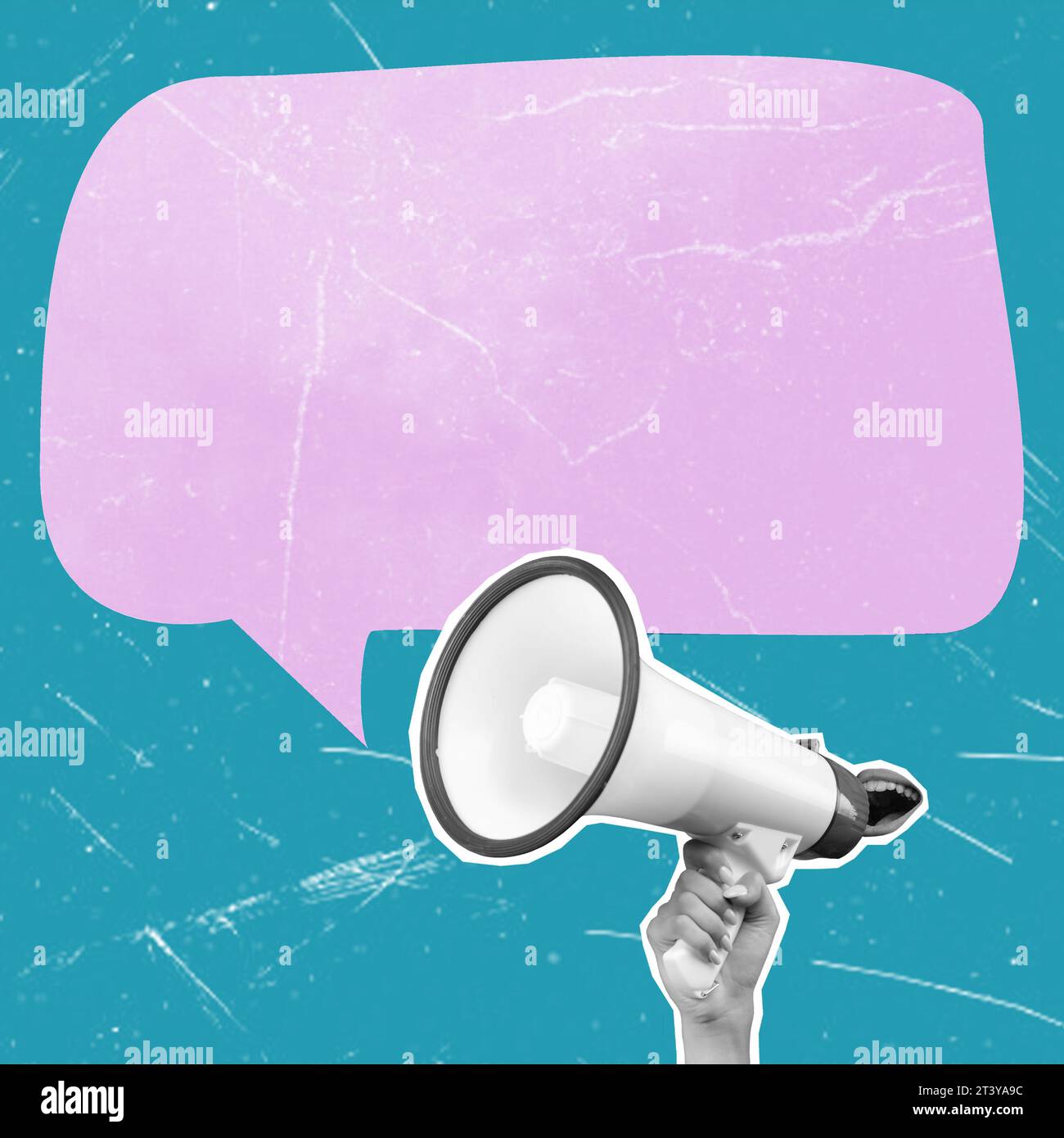 Zeitgenössisches künstlerisches Stück mit Megaphon mit Nachrichtenblase und Platz für Text. Der Begriff der Werbung und Propaganda. Stockfoto