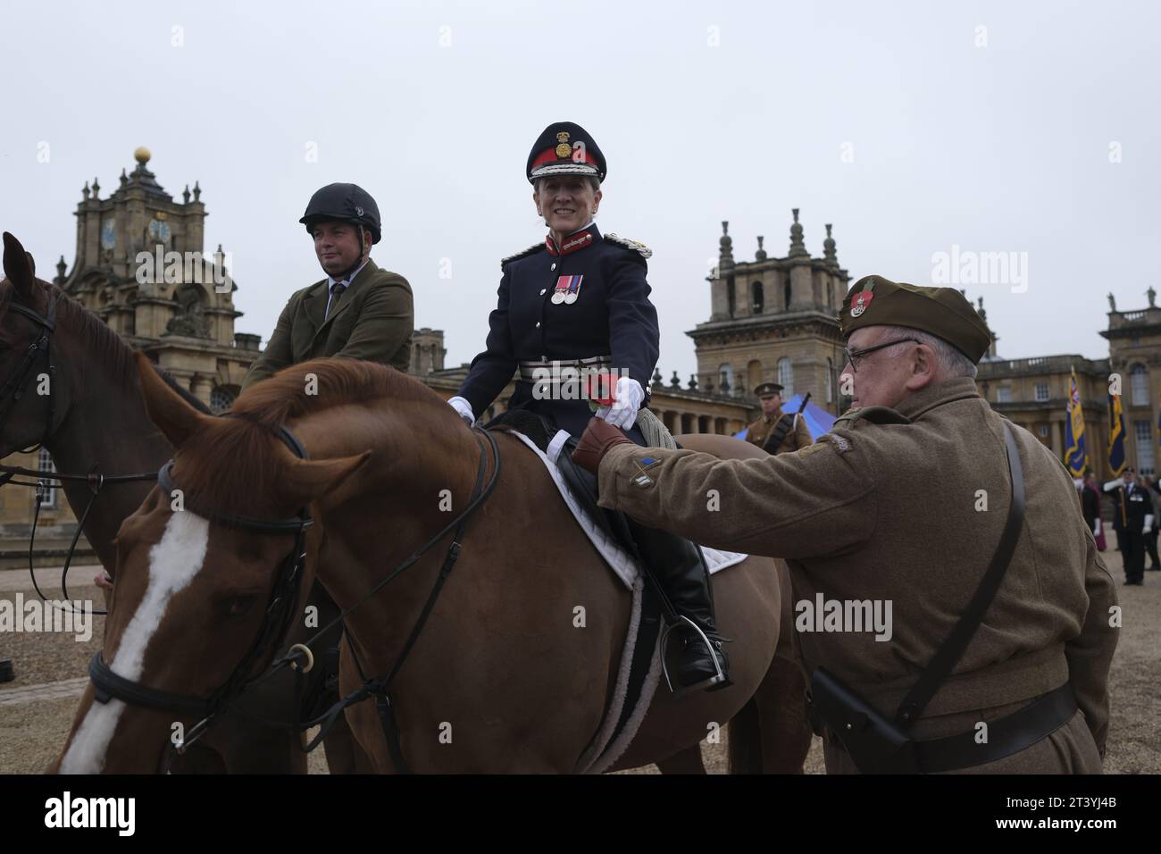 Oxford's britischer Legion Poppy Appell, mit dem Lord Leutnant zu Pferd, startet im Blenheim Palace, Woodstock, oxfordshire. Oktober 2023 Stockfoto