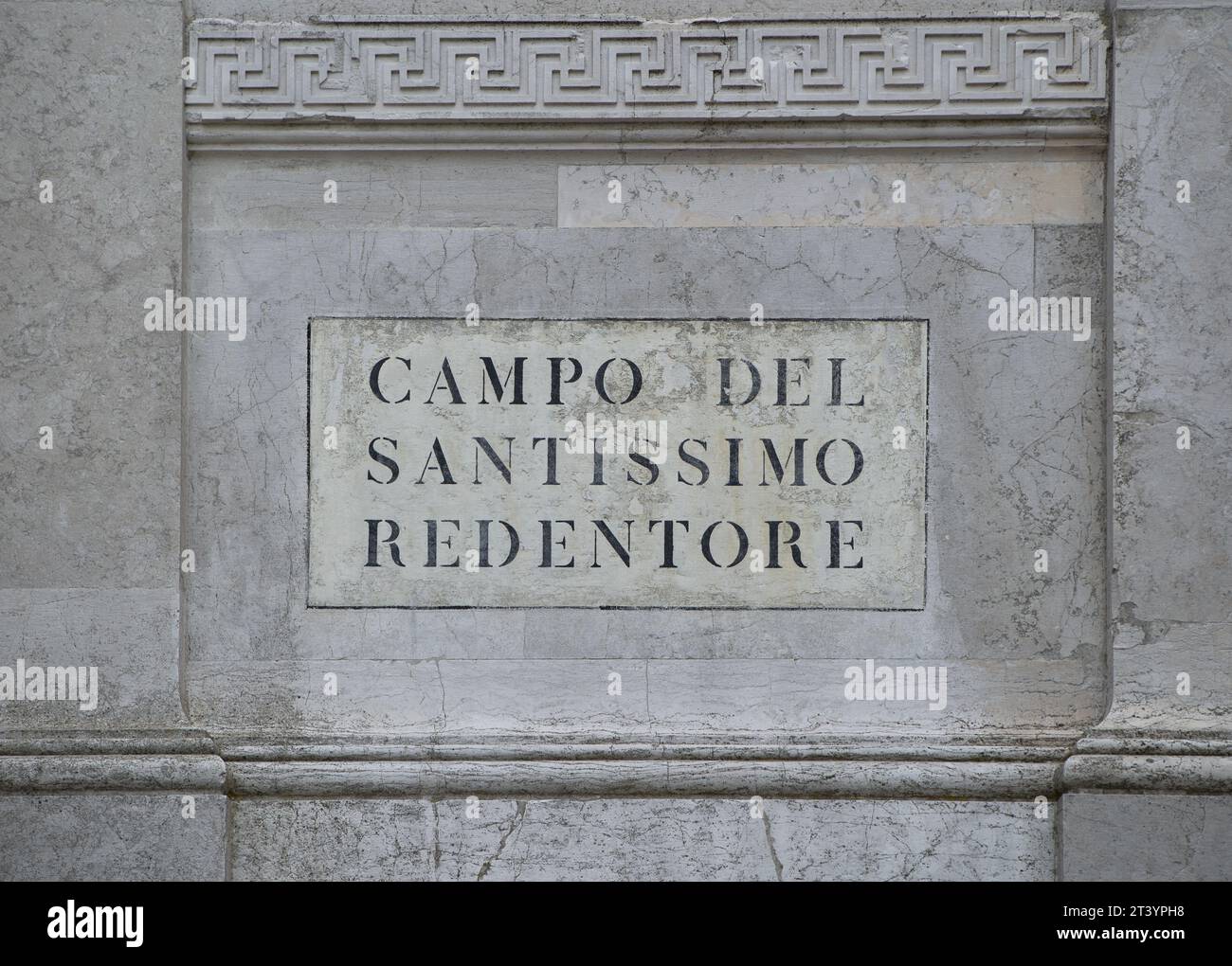 Gehen Sie an Bord der Kirche des Allerheiligsten Erlösers (italienisch: Chiesa del Santissimo Redentore) auf der Insel Guidecca in Venedig. VENEDIG - 4. MAI 2019 Stockfoto