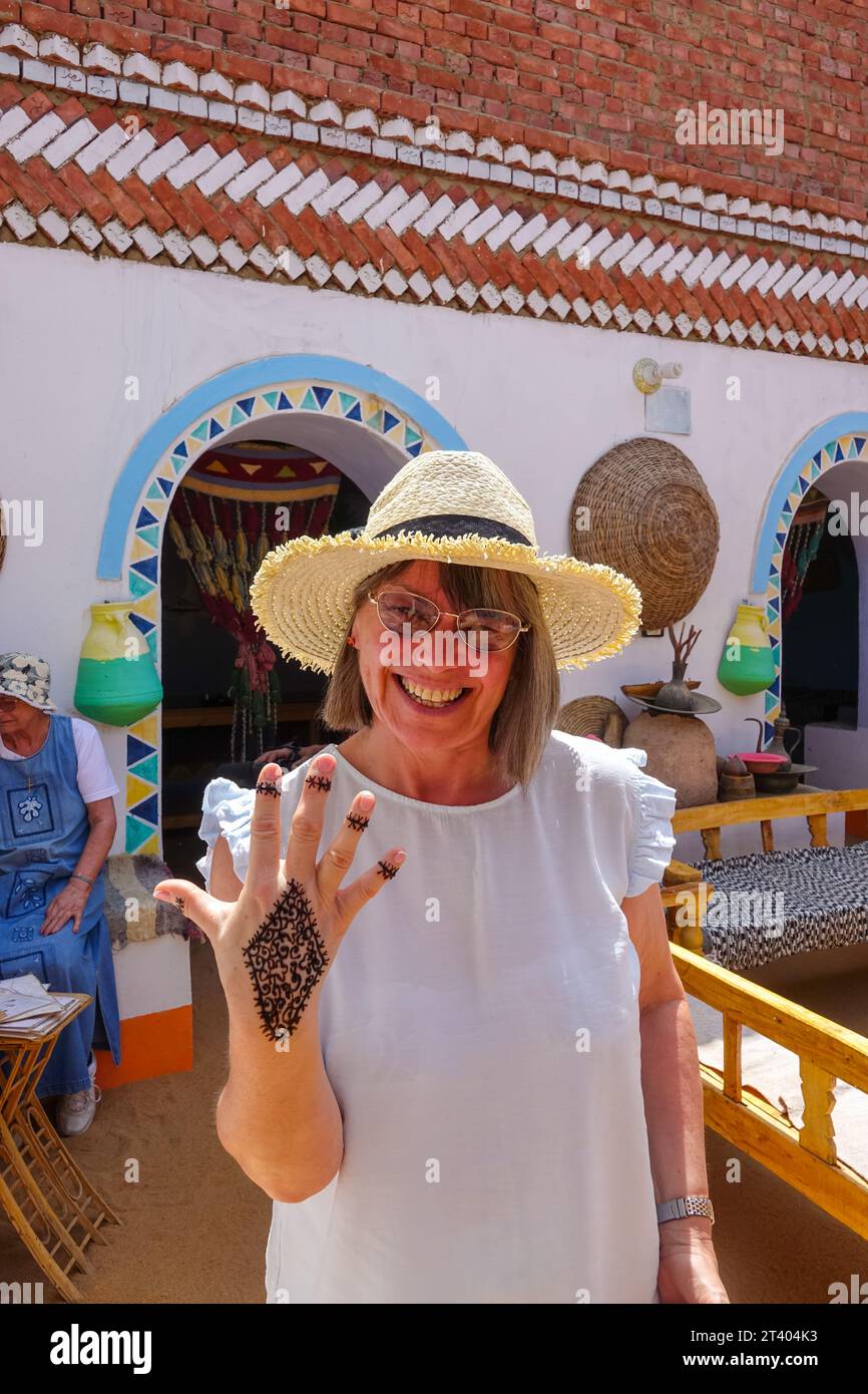 Tourist mit Henna-Tattoo Stockfoto