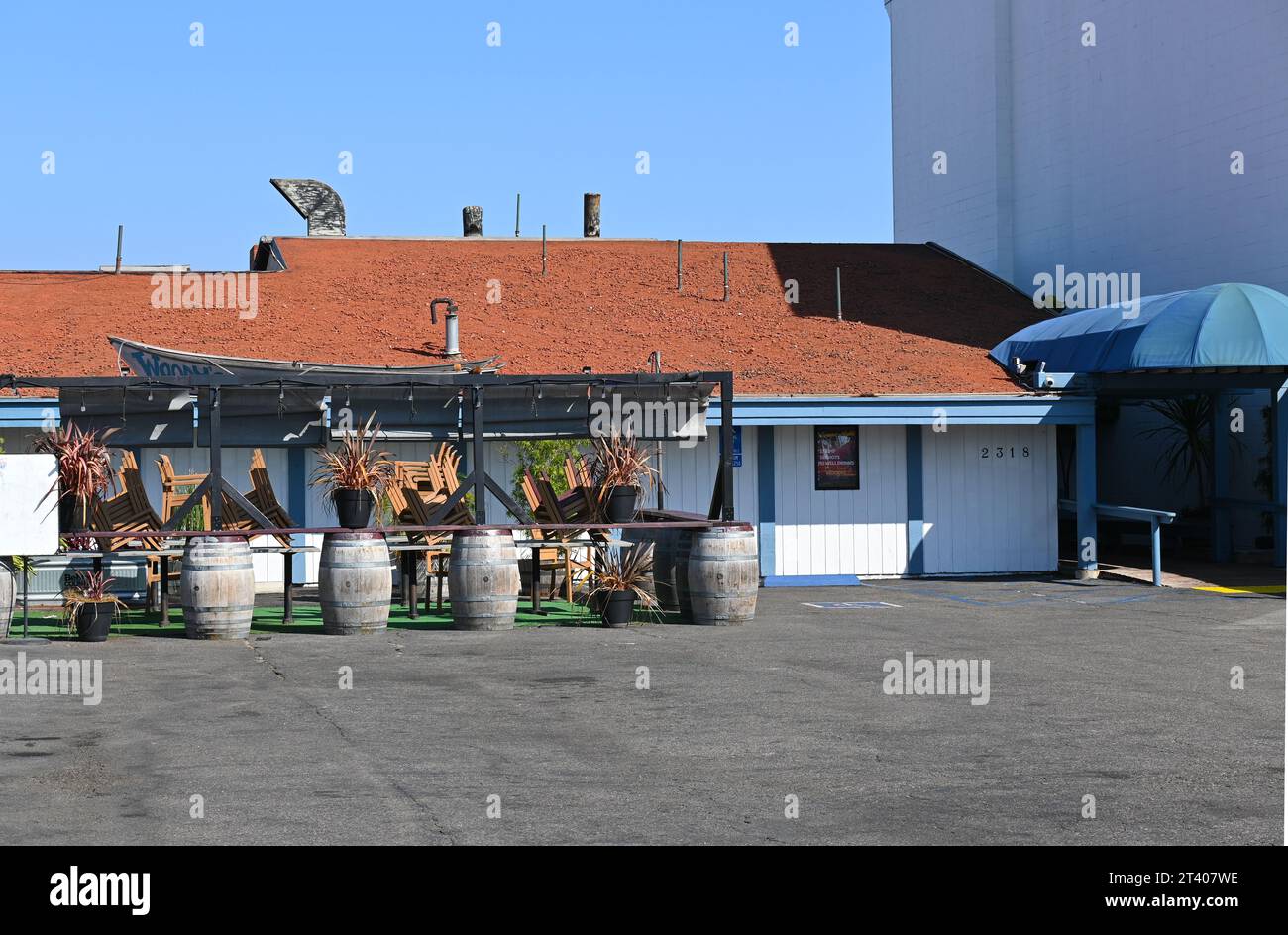 NEWPORT BEACH, KALIFORNIEN - 26. OCT 2023: Woodys Wharf Seafood Restaurant in Newport Beach. Stockfoto