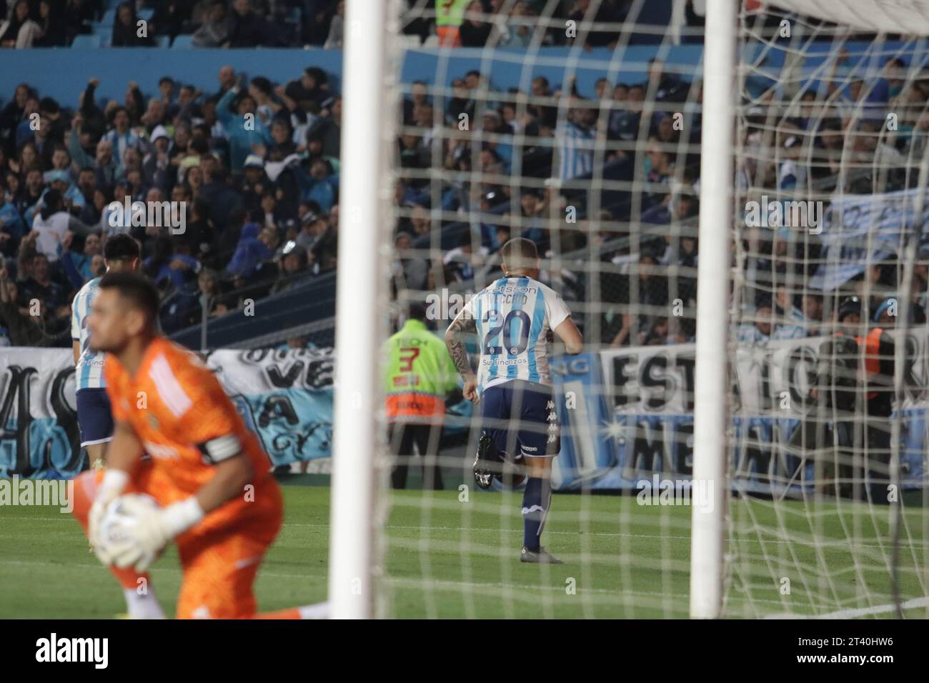 Avellaneda, Argentinien, 24. Oktober 2023. Emiliano Vecchio vom Racing Club feiert das erste Tor seiner Mannschaft, das er während des Spiels erzielt hat Stockfoto