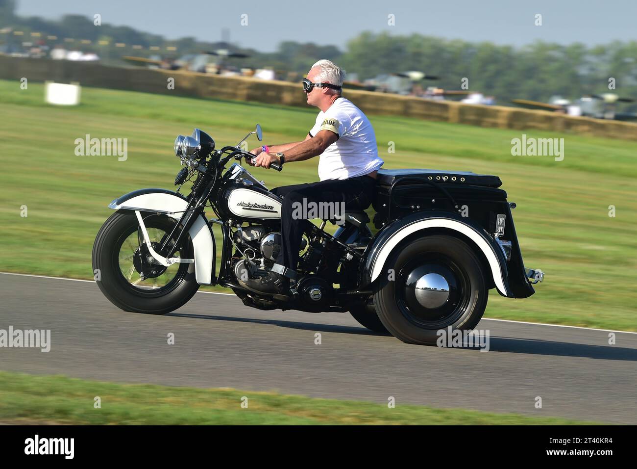 Harley Davidson Trike, Track Parade - Motorcycle Celebration, ca. 200 Motorräder auf den Runden der Morgenparade, einschließlich Beiwagen-Outfits und Motor Stockfoto